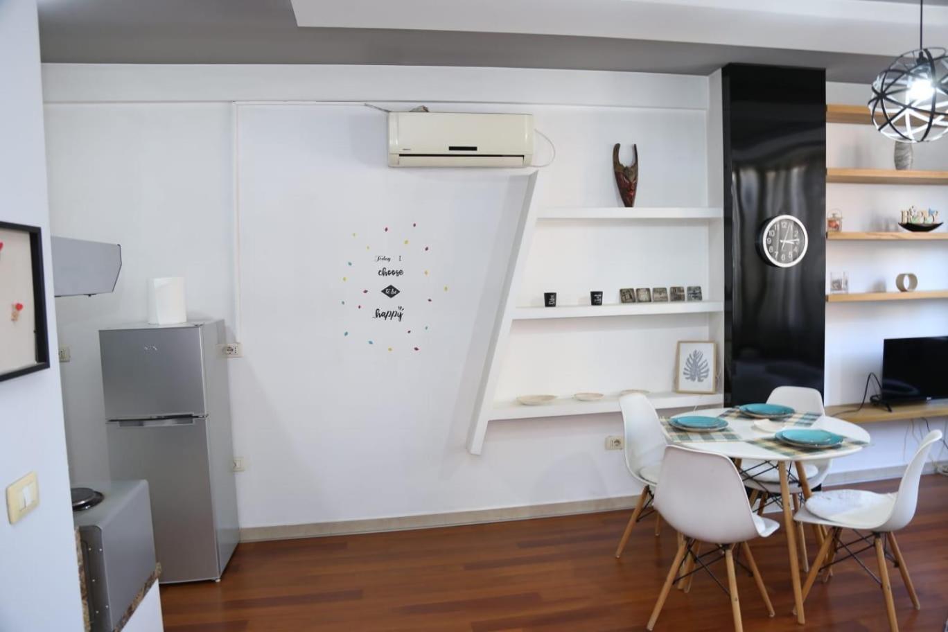 Ergi'S Host Apartment Tirana Exteriör bild